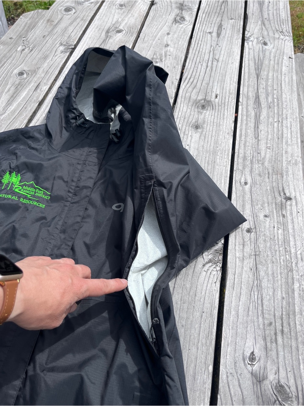 Outdoor Research Black Hooded Rain Jacket Shell - Picture 4 of 7